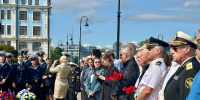  В Петербурге память моряков почтили возложением цветов